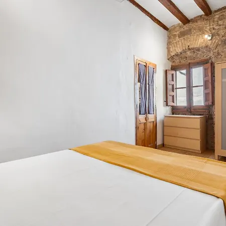 Stylish 2-bedroom In El Born Διαμέρισμα *